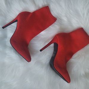 MABELY BOOTIES SZ 6.5